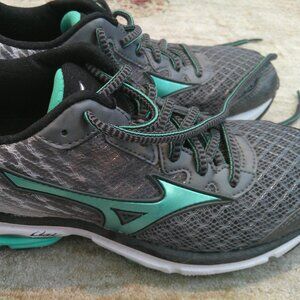 Mizuno Women's Wave Rider 19 Running Shoe Grey/Teal Size 7